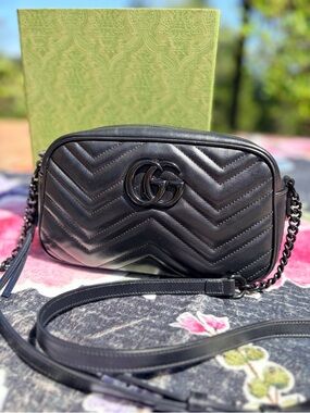 Gucci GG Marmont Matelassi small shoulder bag